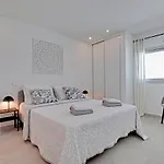 Ocean Chic By The Appartamento Albufeira