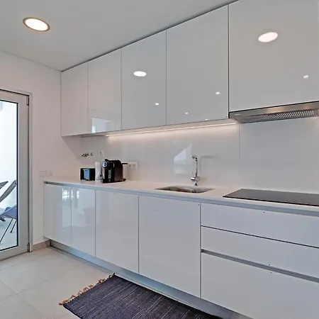 Apartment Ocean Chic By The