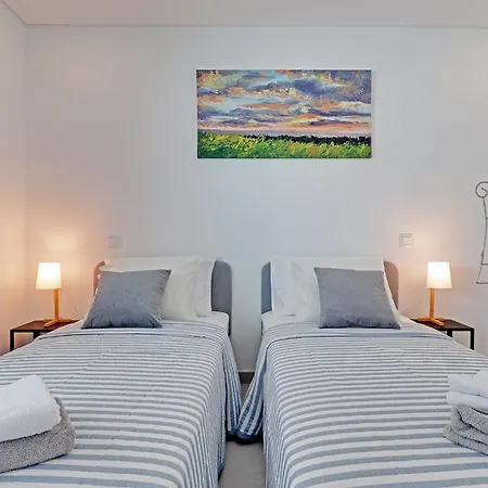 Ocean Chic By The Apartment *