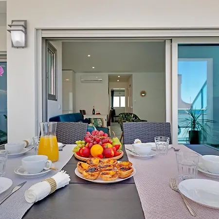 Ocean Chic By The Apartment *