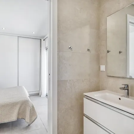 Ocean Chic By The アパート