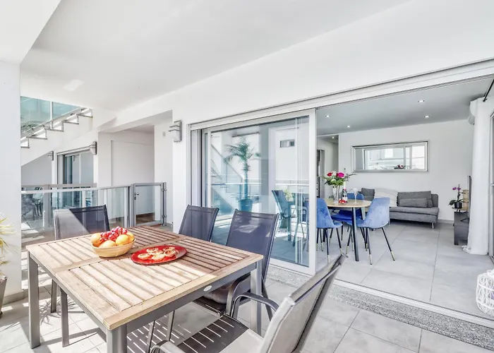 Ocean Chic By The Lejlighed